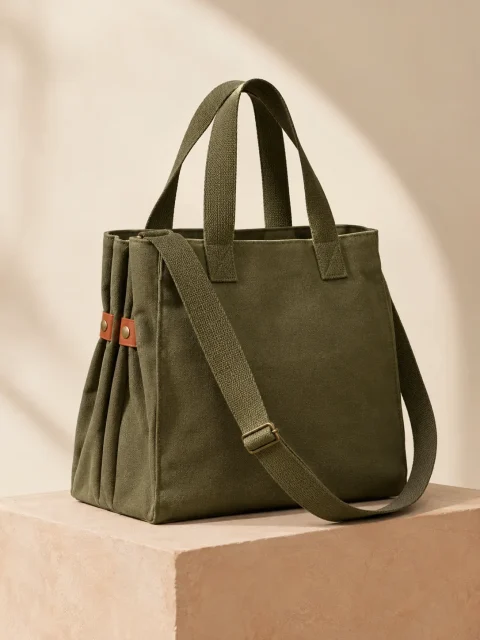 Court Carryall, studio photo